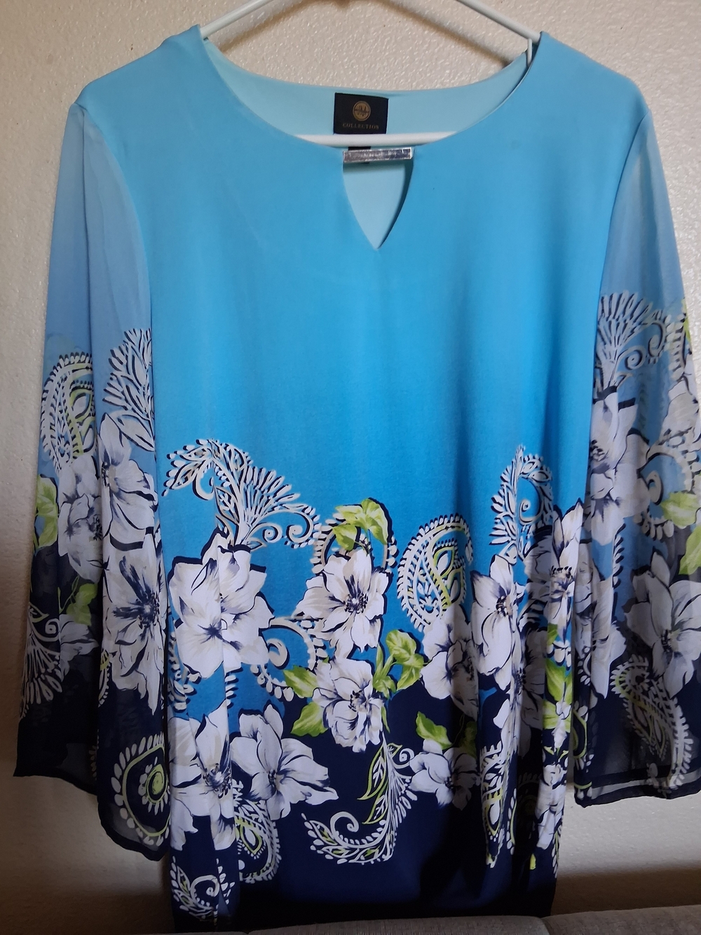 Women’s Blue Floral Gradient Tunic Top